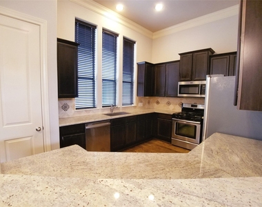2311 Arabelle Street - Photo Thumbnail 5