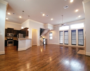 2311 Arabelle Street - Photo Thumbnail 3