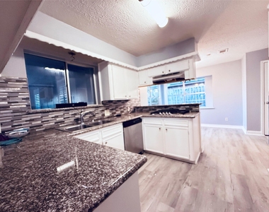 15331 Silverman Street - Photo Thumbnail 4