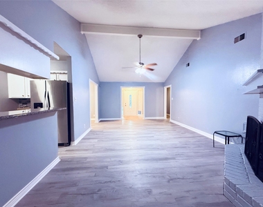 15331 Silverman Street - Photo Thumbnail 3