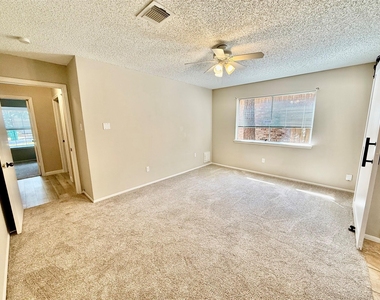 6 Leverwood Court - Photo Thumbnail 8