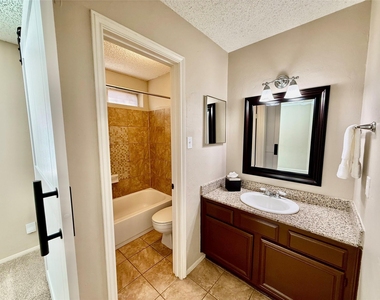 6 Leverwood Court - Photo Thumbnail 10