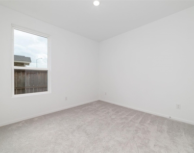 830 Heaven Drive - Photo Thumbnail 20