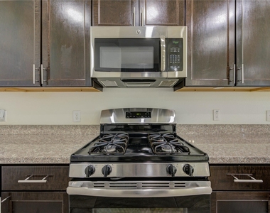 17021 Wilthorne Gardens Court - Photo Thumbnail 13