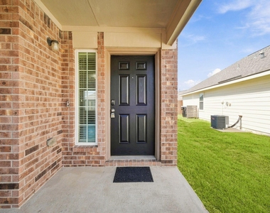3307 Lake Como Court - Photo Thumbnail 2