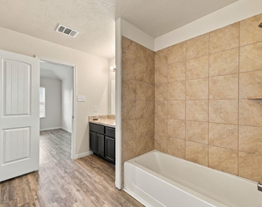3307 Lake Como Court - Photo Thumbnail 20