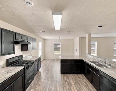 3307 Lake Como Court - Photo Thumbnail 7