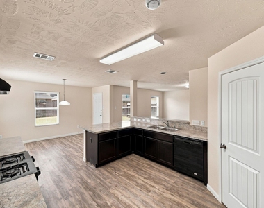 3307 Lake Como Court - Photo Thumbnail 8