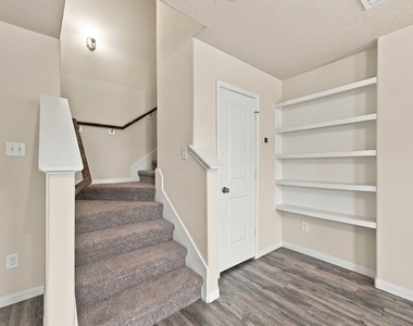 3307 Lake Como Court - Photo Thumbnail 11