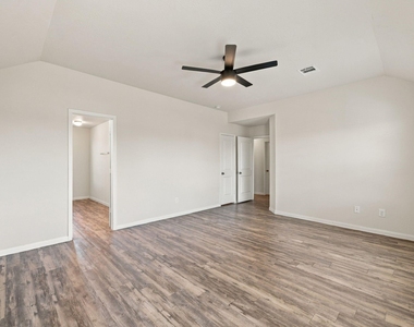 3307 Lake Como Court - Photo Thumbnail 18