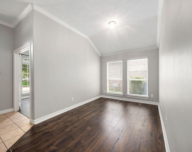 11010 Starling Creek Drive - Photo Thumbnail 11