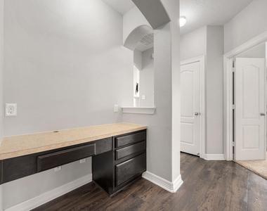11010 Starling Creek Drive - Photo Thumbnail 28