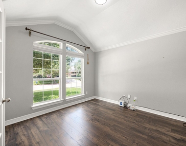 11010 Starling Creek Drive - Photo Thumbnail 7