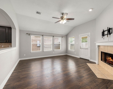 11010 Starling Creek Drive - Photo Thumbnail 18
