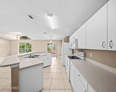 2067 Deercroft Drive - Photo Thumbnail 11