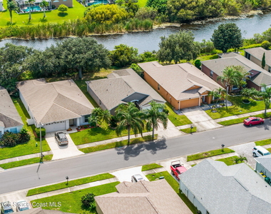 2067 Deercroft Drive - Photo Thumbnail 3