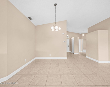 2067 Deercroft Drive - Photo Thumbnail 7
