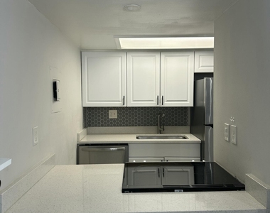 216 Preston Lane - Photo Thumbnail 3