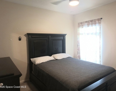 529 Trymore Drive Se - Photo Thumbnail 12