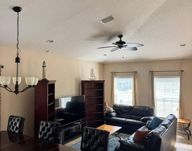 529 Trymore Drive Se - Photo Thumbnail 21