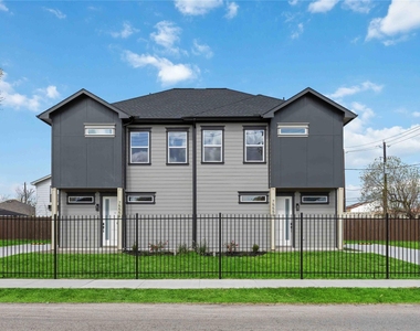 7555 Calhoun Street - Photo Thumbnail 2