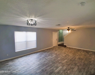 3338 Jupiter Boulevard Se - Photo Thumbnail 2