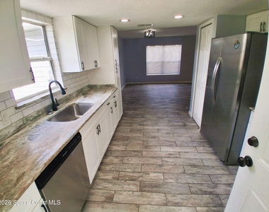 3338 Jupiter Boulevard Se - Photo Thumbnail 6