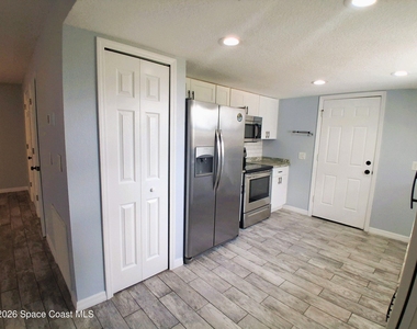 3338 Jupiter Boulevard Se - Photo Thumbnail 5