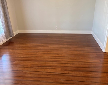 1713 Glenview Lane - Photo Thumbnail 5