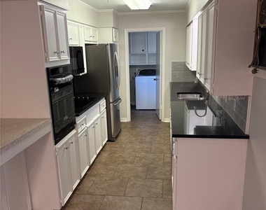 1713 Glenview Lane - Photo Thumbnail 3
