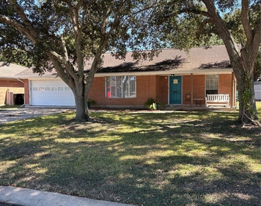 1713 Glenview Lane - Photo Thumbnail 1