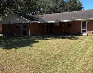 1713 Glenview Lane - Photo Thumbnail 12