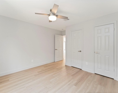 14147 Hillvale Drive - Photo Thumbnail 16