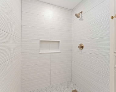 14147 Hillvale Drive - Photo Thumbnail 25