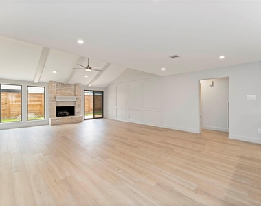 14147 Hillvale Drive - Photo Thumbnail 3