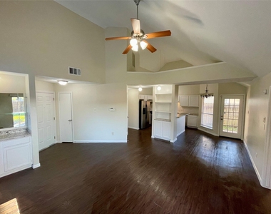 6619 Pleasant Stream Drive - Photo Thumbnail 5