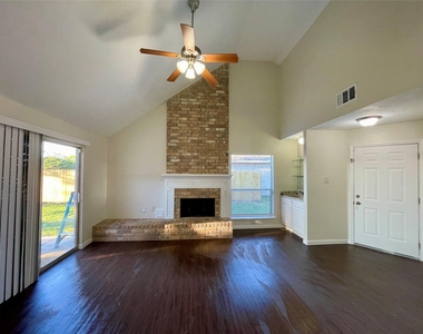 6619 Pleasant Stream Drive - Photo Thumbnail 4