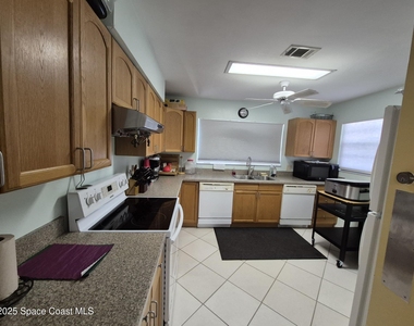 835 Regal Avenue Ne - Photo Thumbnail 25