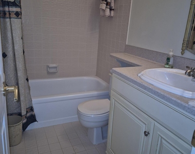 835 Regal Avenue Ne - Photo Thumbnail 12