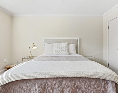3402 Garrott Street - Photo Thumbnail 4