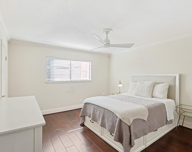 3402 Garrott Street - Photo Thumbnail 3