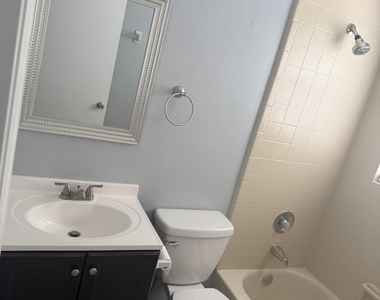1300 Arlington Lane Ne - Photo Thumbnail 19