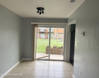 1300 Arlington Lane Ne - Photo Thumbnail 9