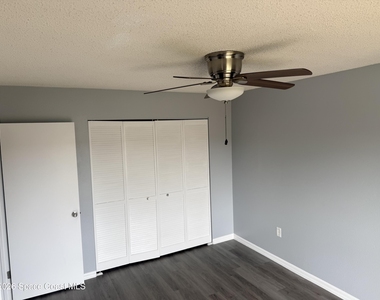 1300 Arlington Lane Ne - Photo Thumbnail 14