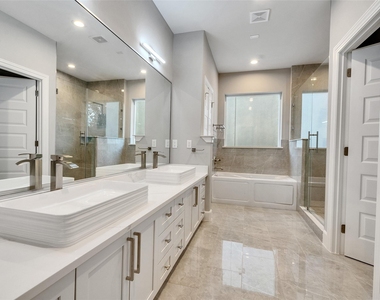 1122 W 16th Street - Photo Thumbnail 33