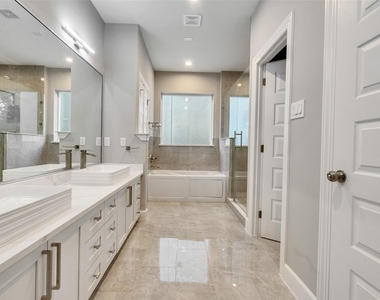 1122 W 16th Street - Photo Thumbnail 32
