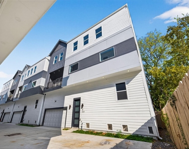 1122 W 16th Street - Photo Thumbnail 1