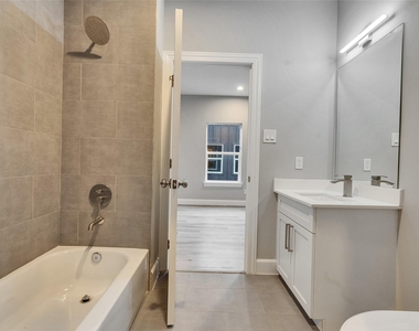1122 W 16th Street - Photo Thumbnail 28