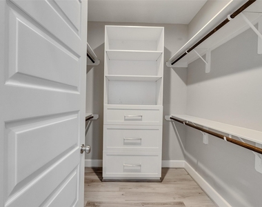 1122 W 16th Street - Photo Thumbnail 31