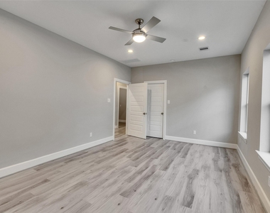 1122 W 16th Street - Photo Thumbnail 30